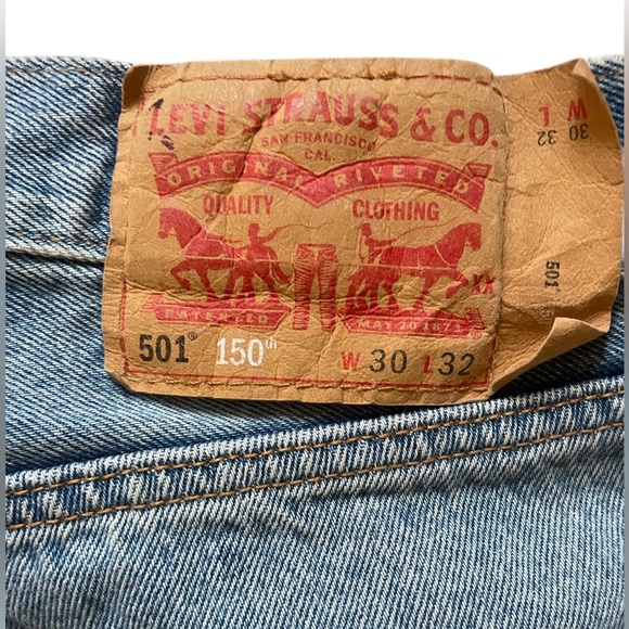 Authentic Levi’s 501 Light Blue Boyfriend Jeans, distressed look, W 30, L 32 - Picture 5 of 12